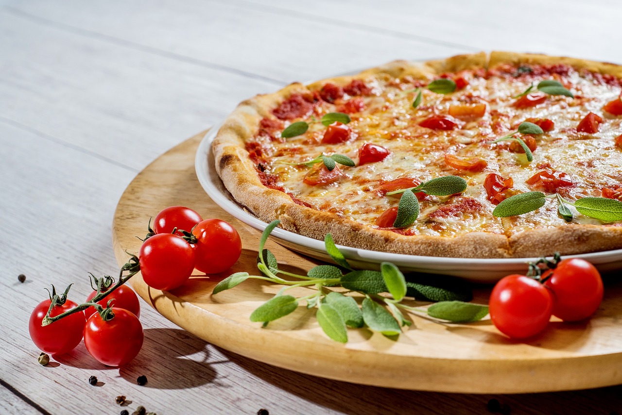 Pizza kod kuće – recept za savršeno tijesto i umak koji će vas oduševiti