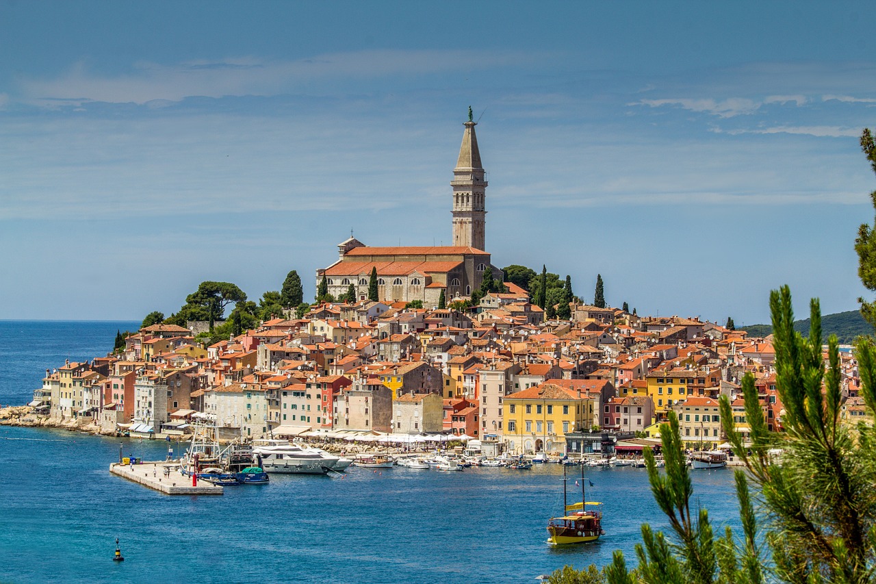 Rovinj: Najbolja gastro mjesta za posjetiti – restorani, konobe i što probati u Istri